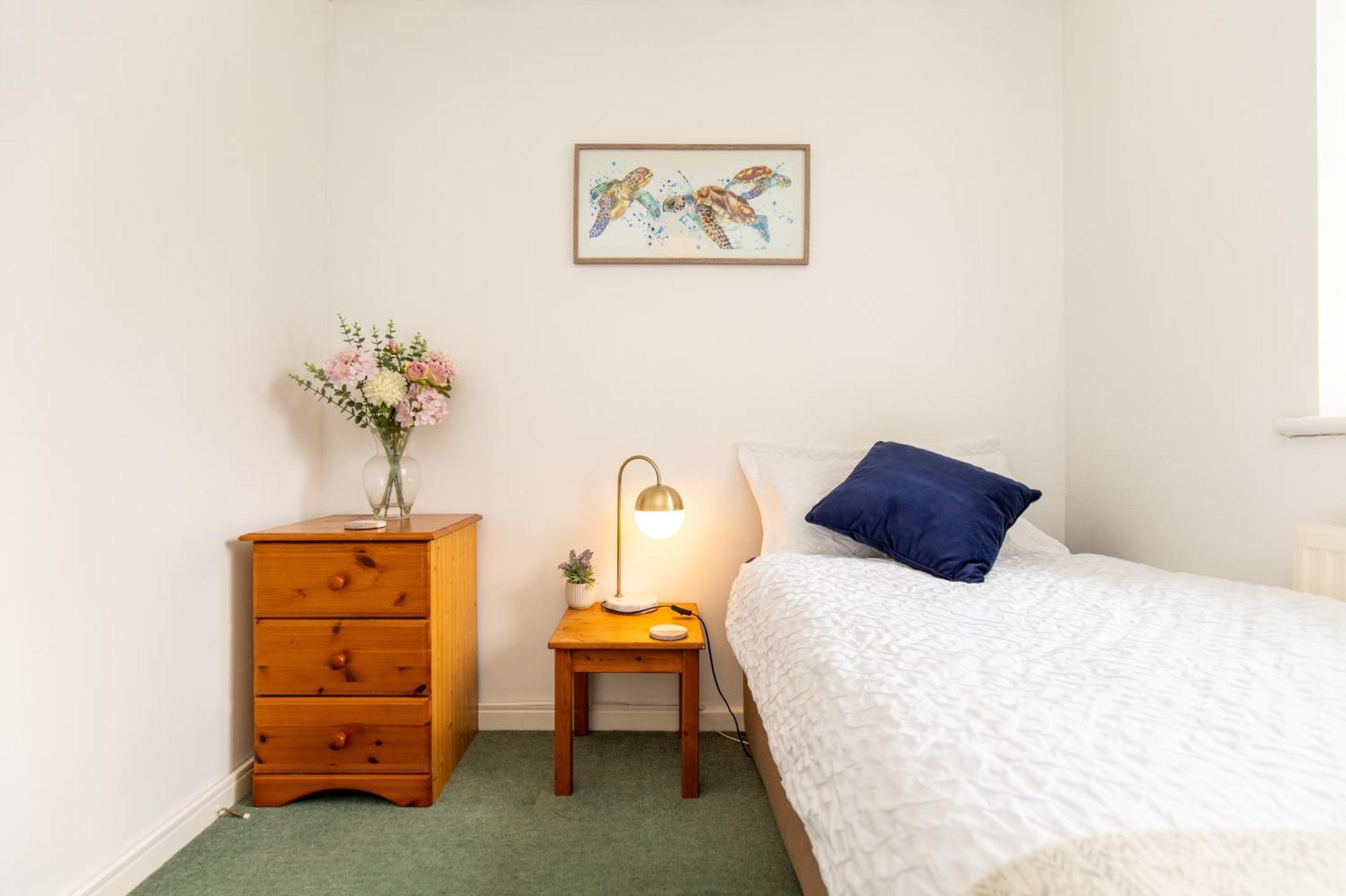 Comfortable And Spacious Superb Holiday Home In Llanelli, Dog Friendly Екстер'єр фото