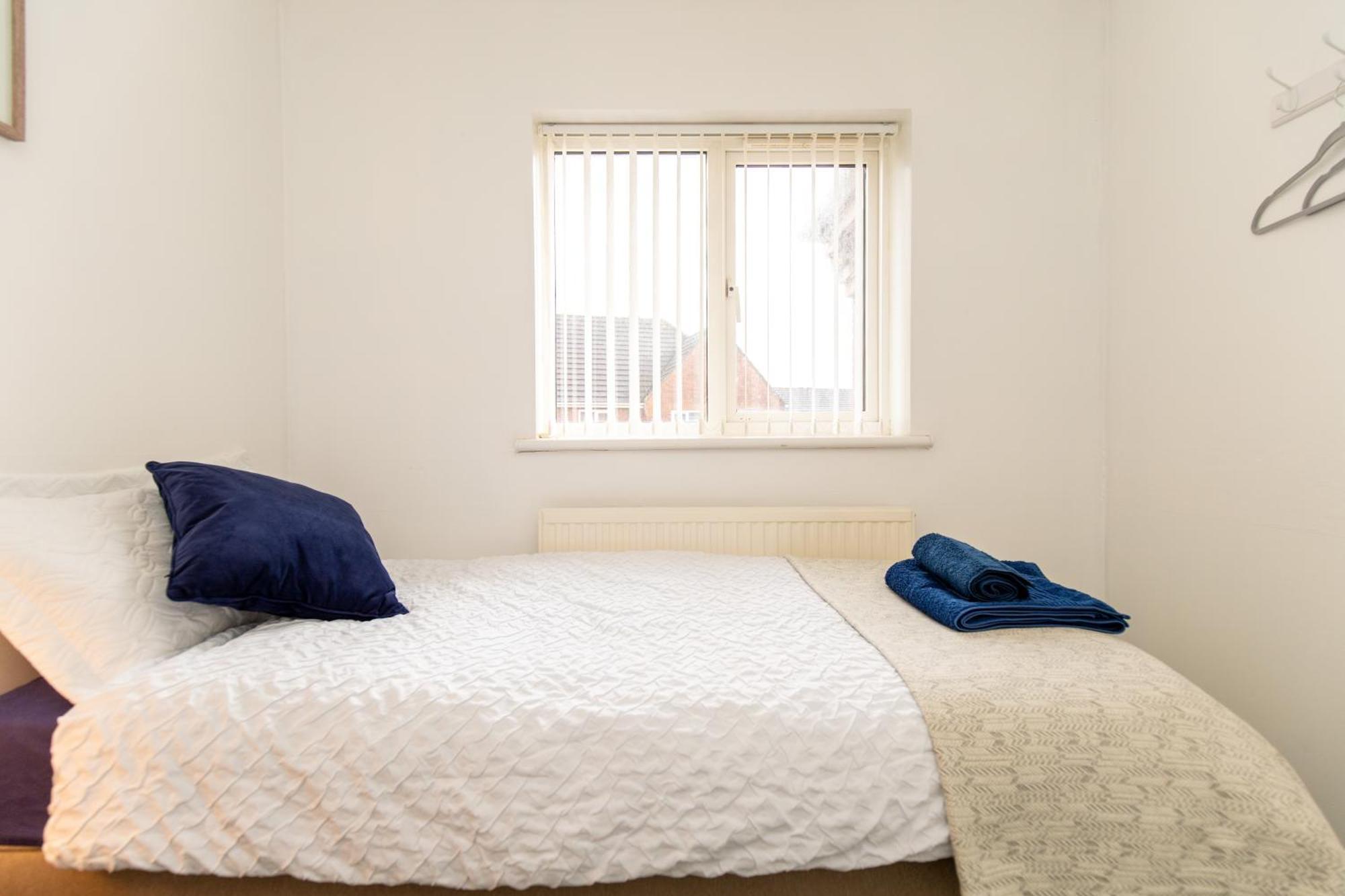 Comfortable And Spacious Superb Holiday Home In Llanelli, Dog Friendly Екстер'єр фото