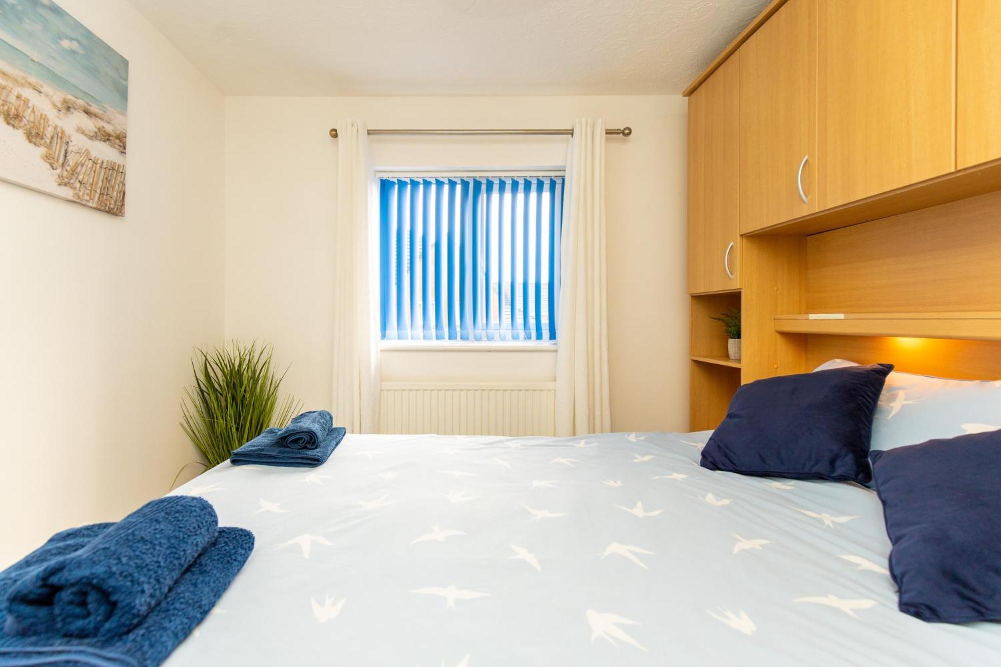 Comfortable And Spacious Superb Holiday Home In Llanelli, Dog Friendly Екстер'єр фото