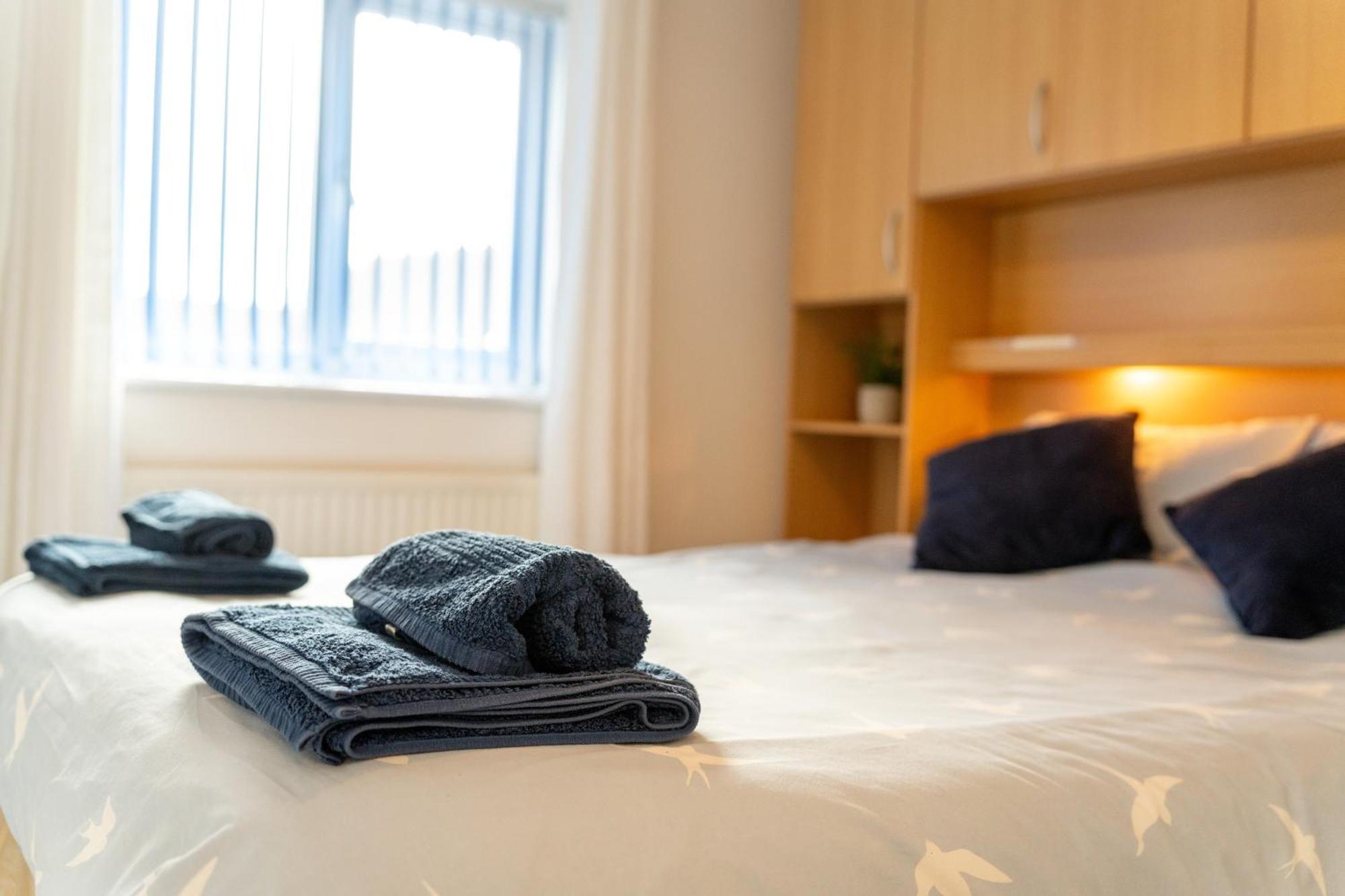 Comfortable And Spacious Superb Holiday Home In Llanelli, Dog Friendly Екстер'єр фото