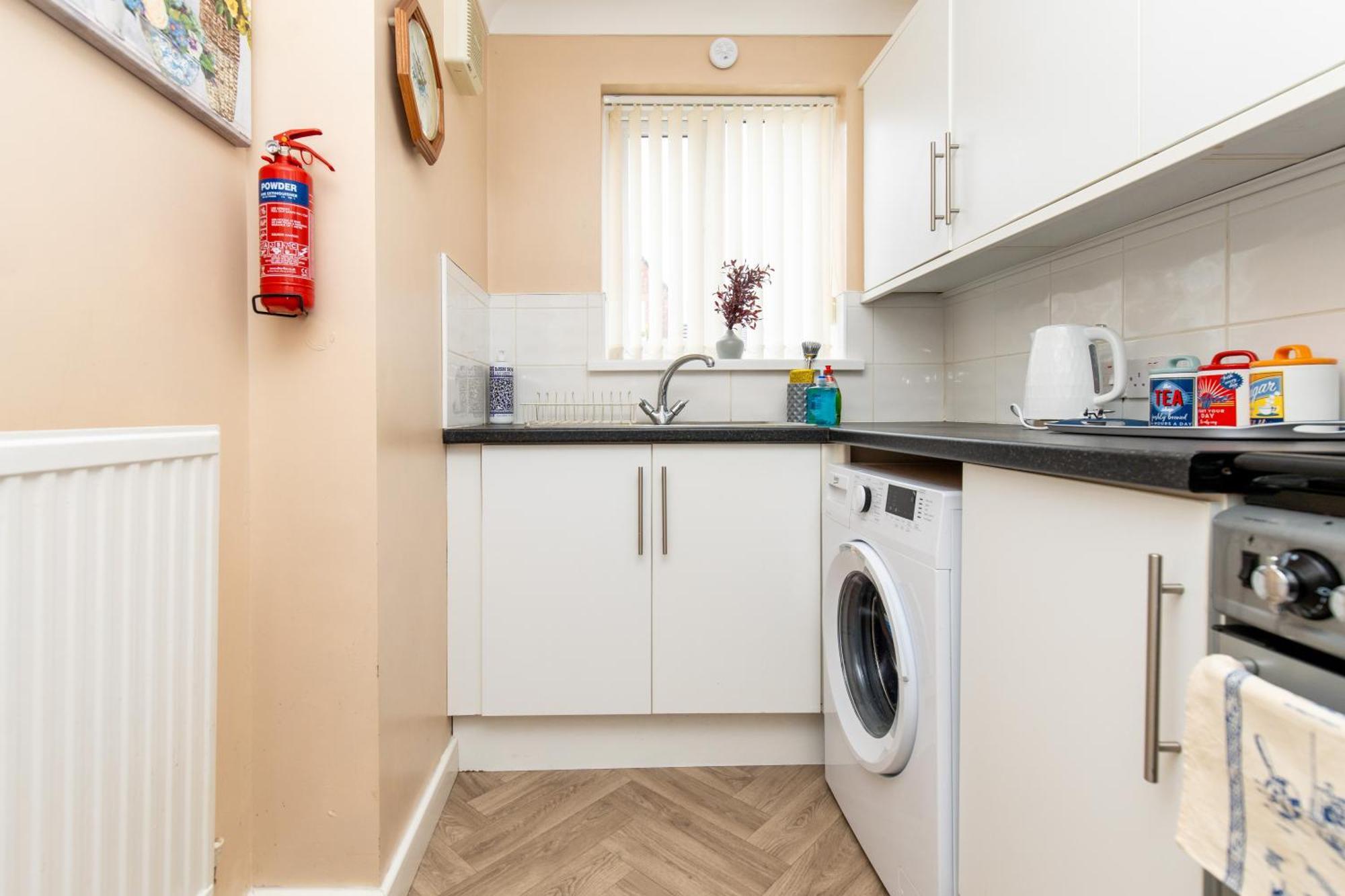 Comfortable And Spacious Superb Holiday Home In Llanelli, Dog Friendly Екстер'єр фото