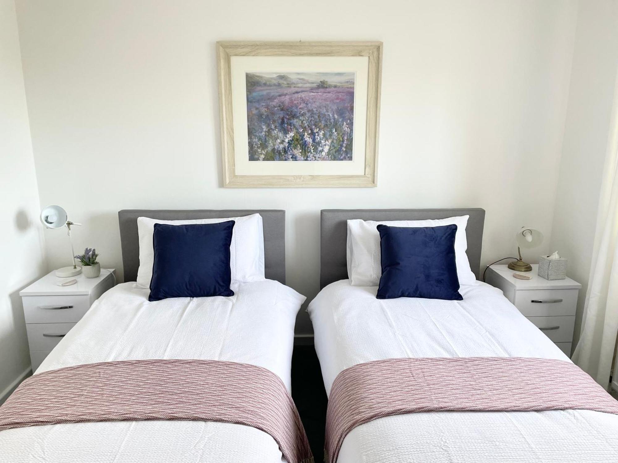 Comfortable And Spacious Superb Holiday Home In Llanelli, Dog Friendly Екстер'єр фото